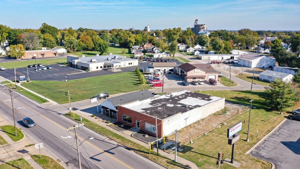 More Photos Of 609 S State St, Jerseyville General Retail For Sale