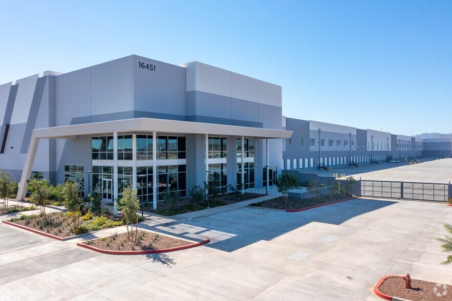 More Photos Of 16451 W. Glendale Avenue, Litchfield Park Warehouse For Lease
