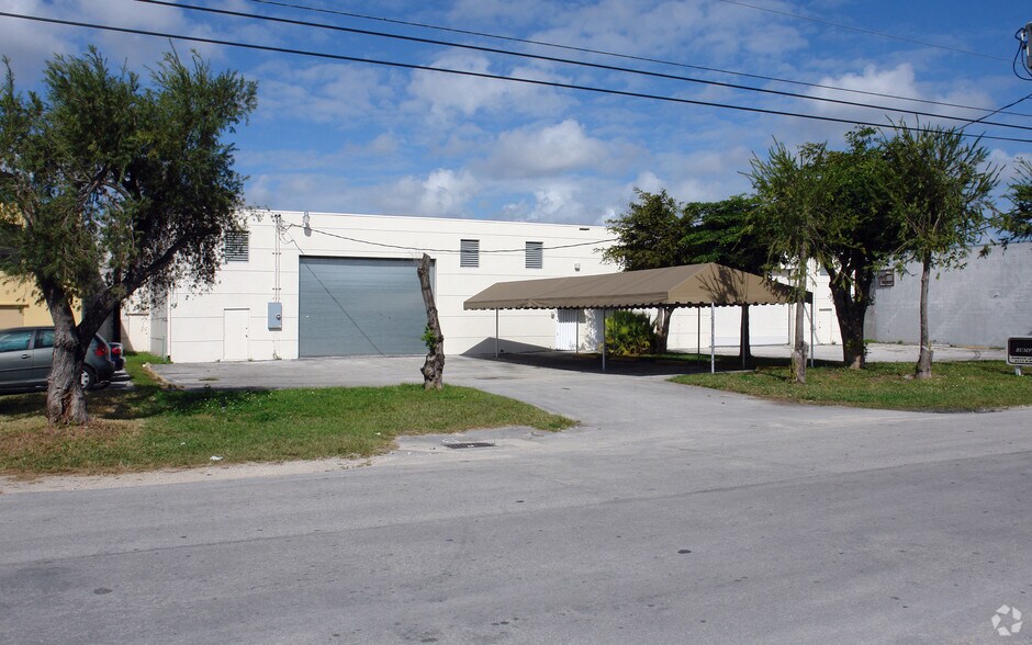More Photos Of 8111-8113 NW 54th St, Miami Warehouse For Lease