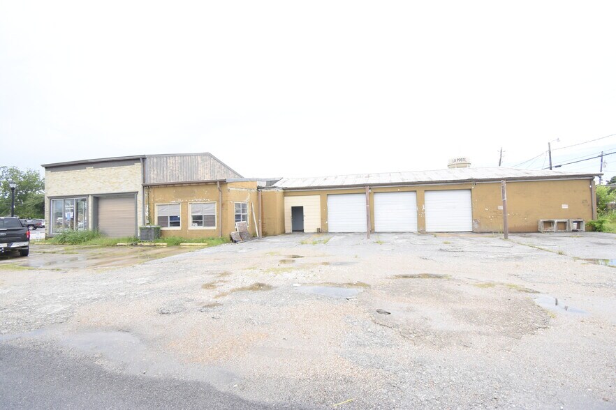 More Photos Of 621 W Main St, La Porte Warehouse For Lease