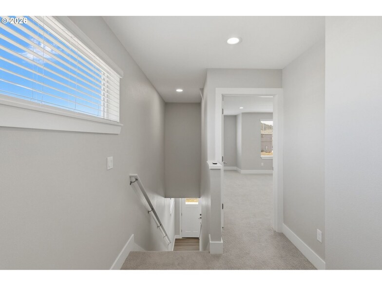More Photos Of 4011 SW Royal Ave, Gresham Specialty For Sale