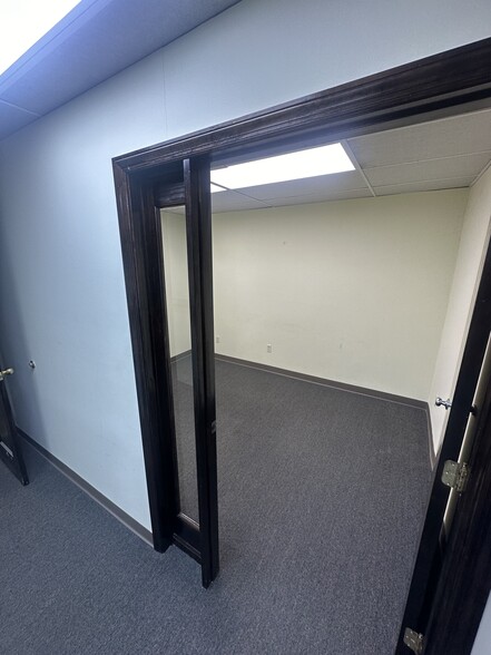 More Photos Of 188 Eagle Rock Ave, Roseland Office For Lease