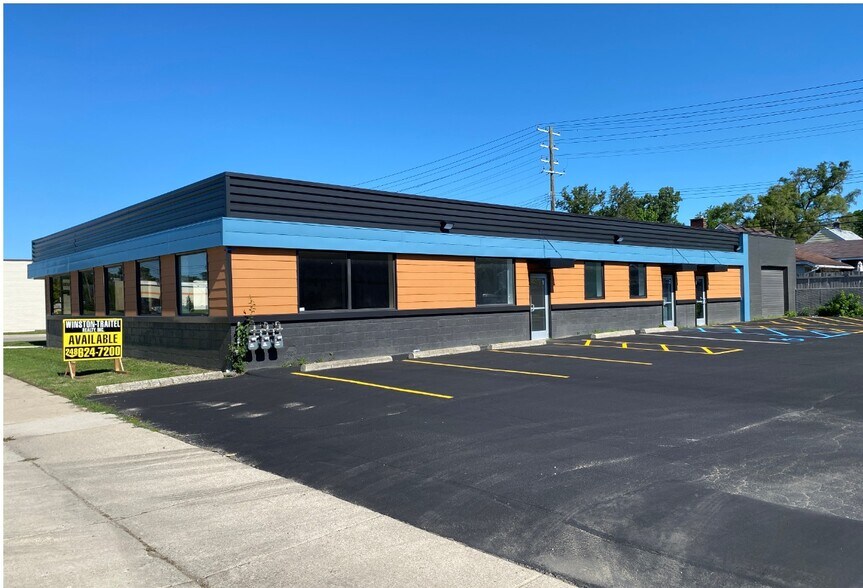 More Photos Of 3890 11 Mile Rd, Berkley Light Manufacturing For Lease