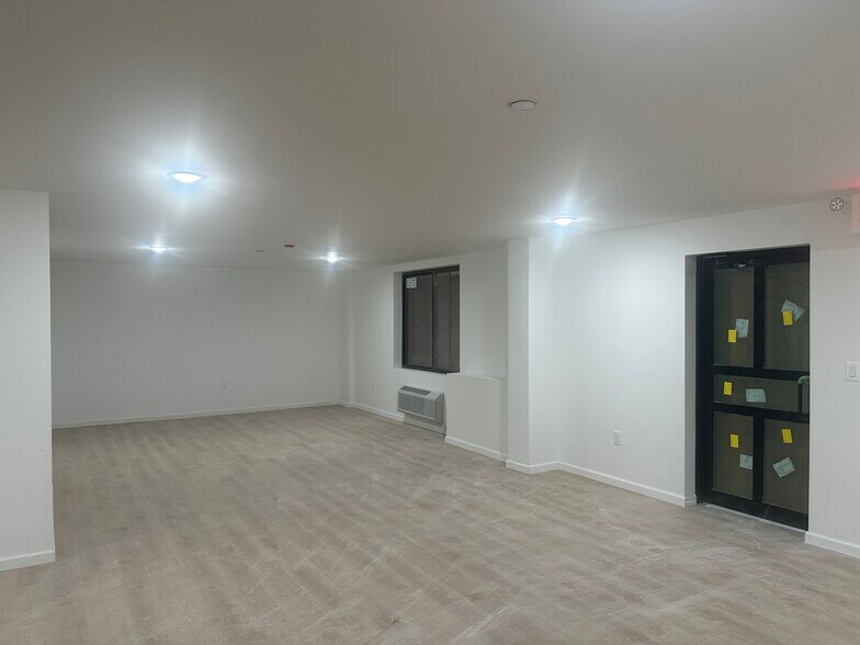 More Photos Of 947 College Ave, Bronx Medical For Lease