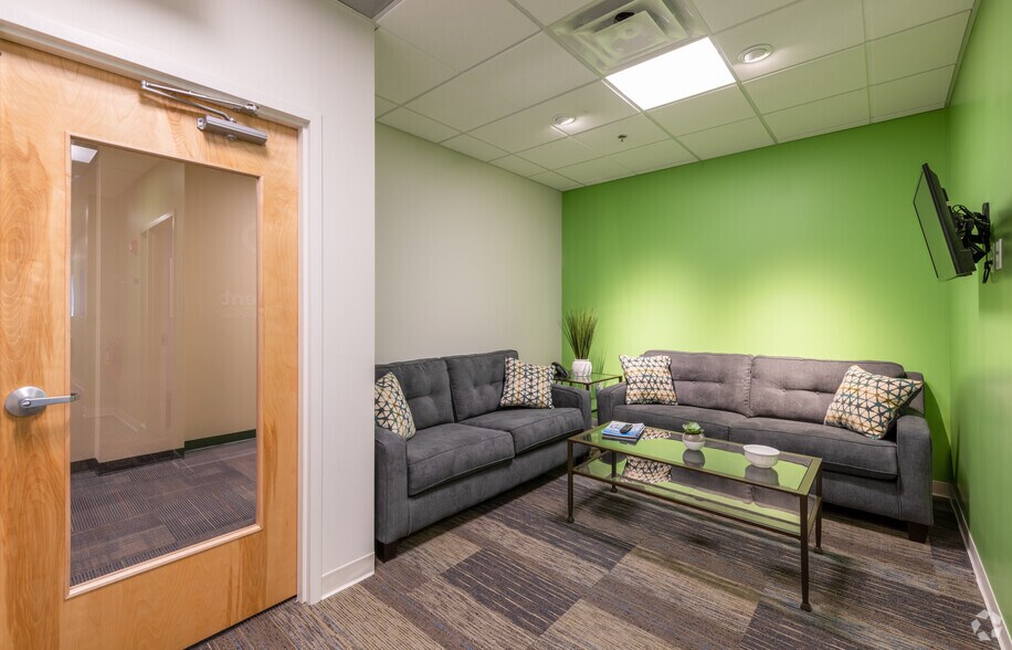More Photos Of 1 Monarch Dr, Littleton Office For Lease