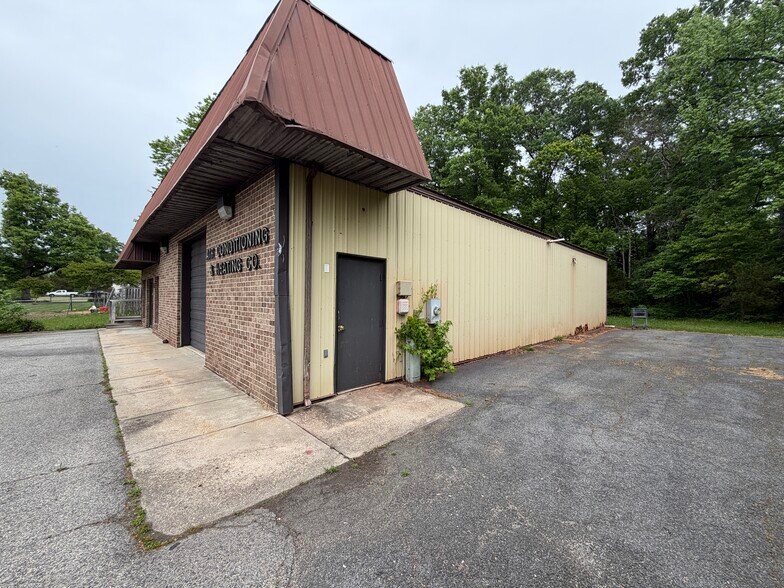 More Photos Of 2924 Marshall Hall Rd, Bryans Road Service For Sale