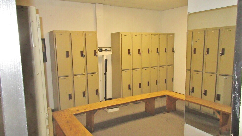 More Photos Of 1622-1628 W Passyunk Ave, Philadelphia Auto Repair For Sale