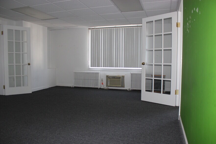More Photos Of 2348 Whitney Ave, Hamden Storefront Retail Office For Lease