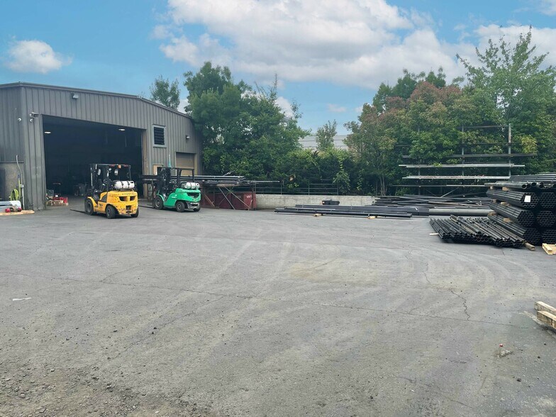 More Photos Of 19435 SW 129th Ave, Tualatin Warehouse For Sale