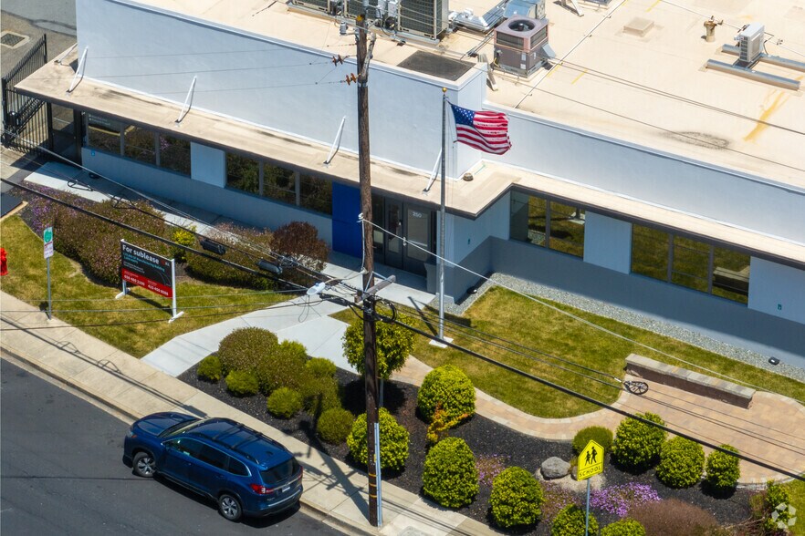More Photos Of 250 Hillside Blvd, South San Francisco Manufacturing For Lease