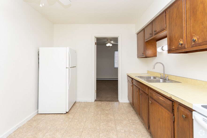 More Photos Of 5311 N Detroit Ave, Toledo Apartments For Sale