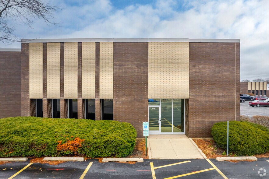 More Photos Of 7510-7540 N Caldwell Ave, Niles Manufacturing For Lease