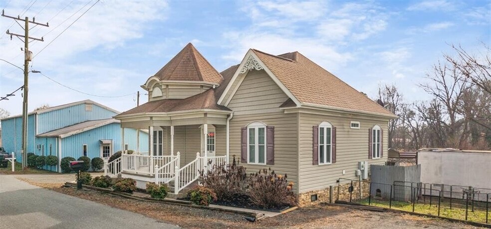 More Photos Of 4423 Railroad Ave, Harrisburg Office For Sale