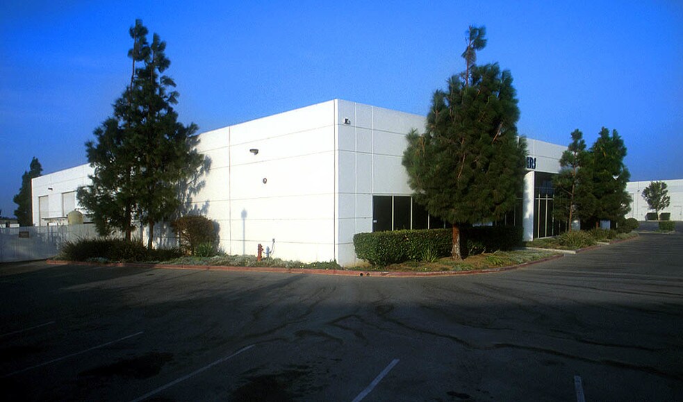 More Photos Of 1821 Railroad St, Corona Manufacturing For Sale