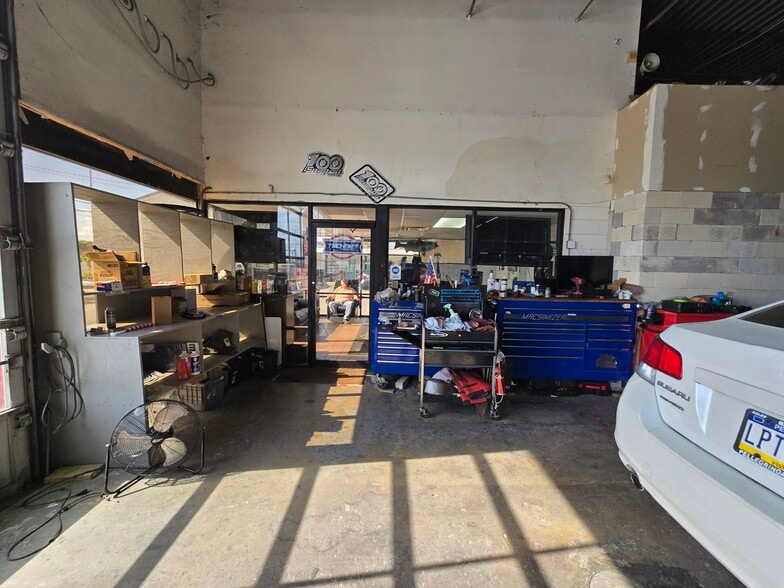 More Photos Of 1137 US Highway 19, Holiday Auto Repair For Sale
