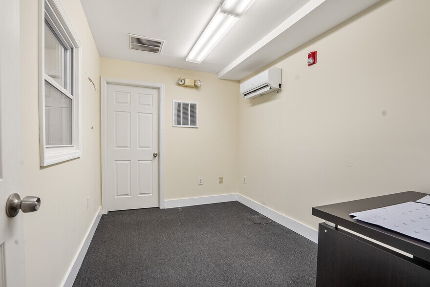 More Photos Of 234 Main St, Lincoln Park Storefront Retail Office For Lease