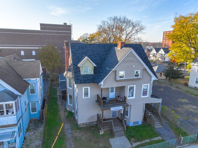 More Photos Of 1071 Iranistan Ave, Bridgeport Apartments For Sale