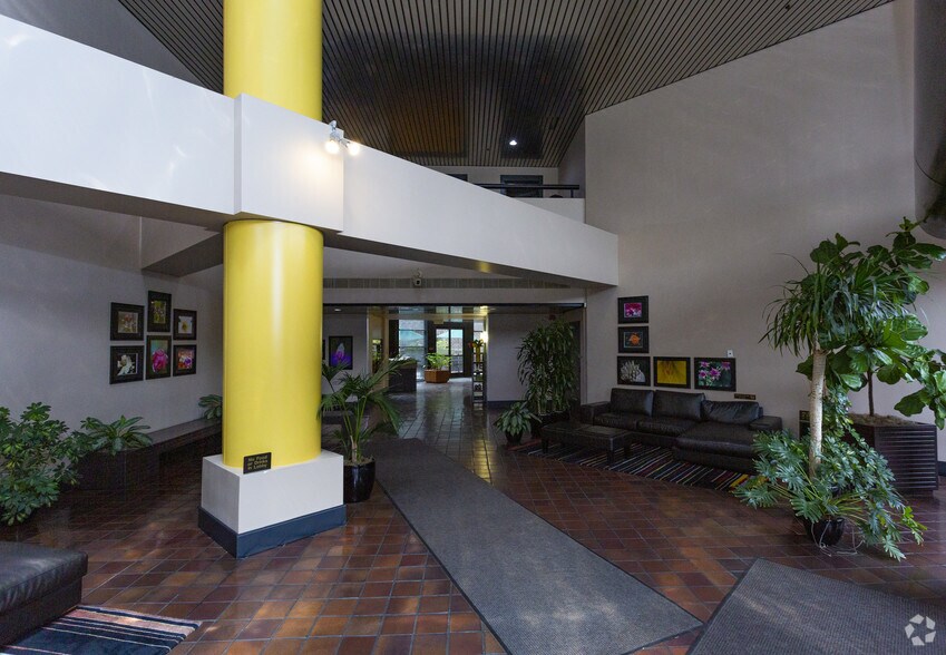 More Photos Of 4221 Wilshire Blvd, Los Angeles Loft Creative Space For Lease