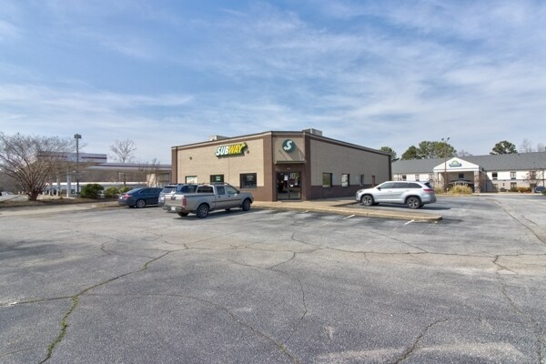 More Photos Of 394 W Butler Rd, Mauldin Restaurant For Sale