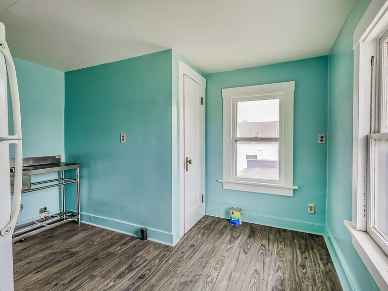 More Photos Of 1121 E State Blvd, Fort Wayne Freestanding For Sale