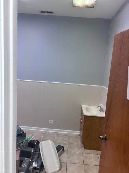 More Photos Of 3224 W Armitage Ave, Chicago Storefront Retail Residential For Lease