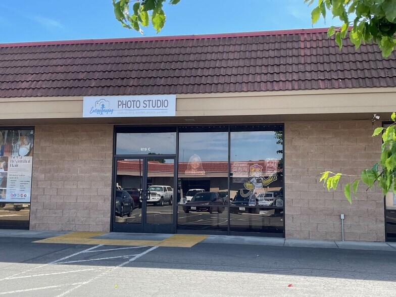 More Photos Of 807-831 Davis St, Vacaville Unknown For Lease