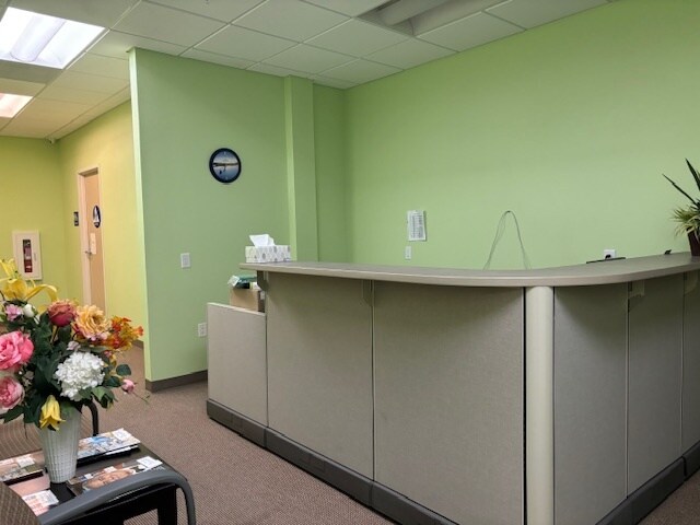 More Photos Of 406 E Vanderbilt Way, San Bernardino Medical For Sale