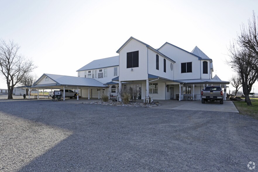 More Photos Of 15048 US Highway 75, Van Alstyne Specialty For Lease
