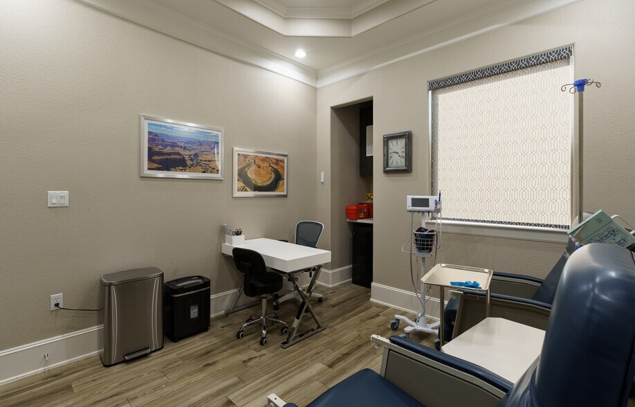 More Photos Of 17844 Mound Rd, Cypress Medical For Sale