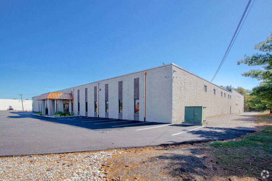 More Photos Of 171 Heller Pl, Bellmawr Warehouse For Lease