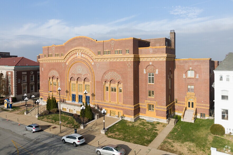 More Photos Of 3821 Lindell Blvd, Saint Louis Apartments For Lease