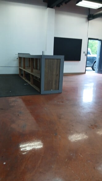 More Photos Of 2850 E 40 Hwy, Blue Springs Warehouse For Lease