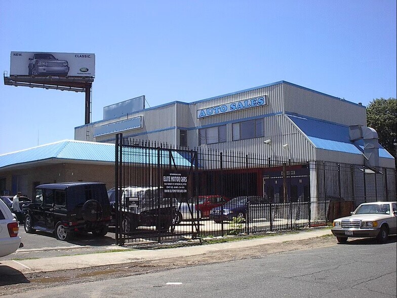 Primary Photo Of 1045 Market St, Paterson Auto Dealership For Sale
