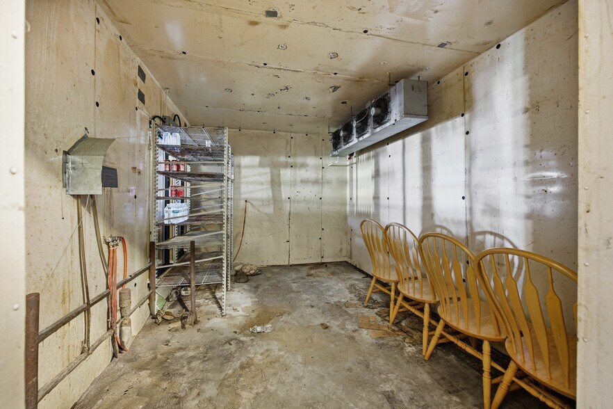 More Photos Of 362160 US 64, Cleveland Restaurant For Sale