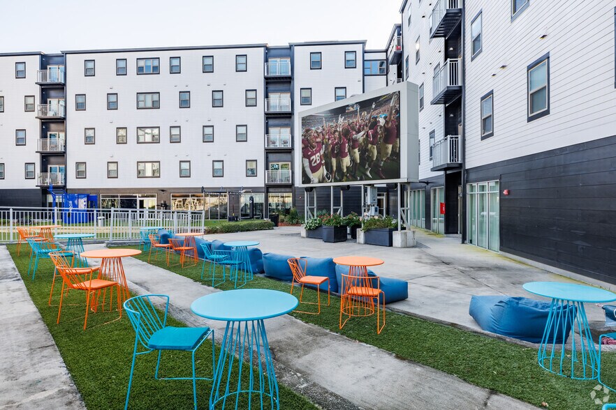 More Photos Of 444 W College Ave, Tallahassee Apartments For Lease