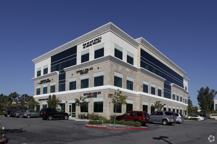 Primary Photo Of 890 Eastlake Pky, Chula Vista Medical For Lease