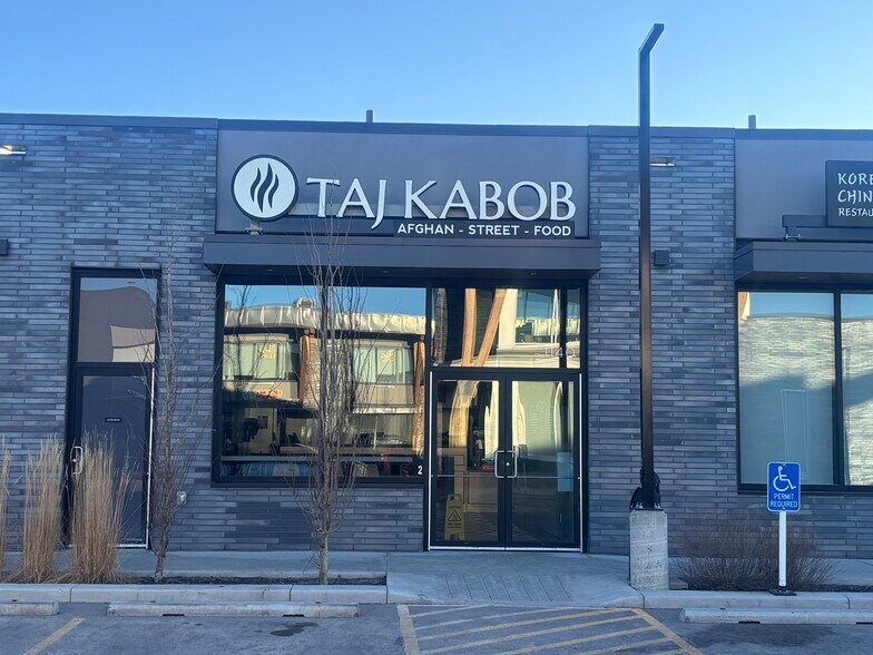 More Photos Of 40 Christie Park Vw SW, Calgary Storefront For Sale