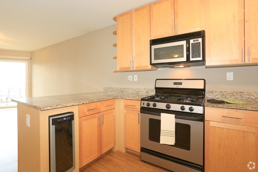 More Photos Of 380 Esplanade Ave, Pacifica Apartments For Sale