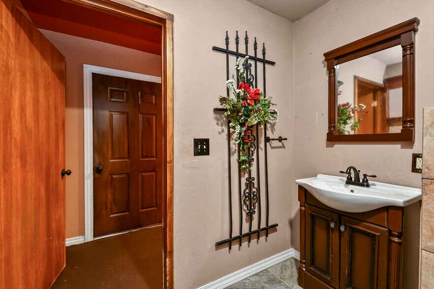 More Photos Of 109 Myrtle, Pierce City Storefront Retail Residential For Sale