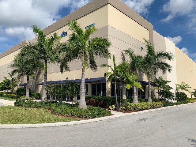 More Photos Of 11431 NW 107th St, Miami Warehouse For Lease