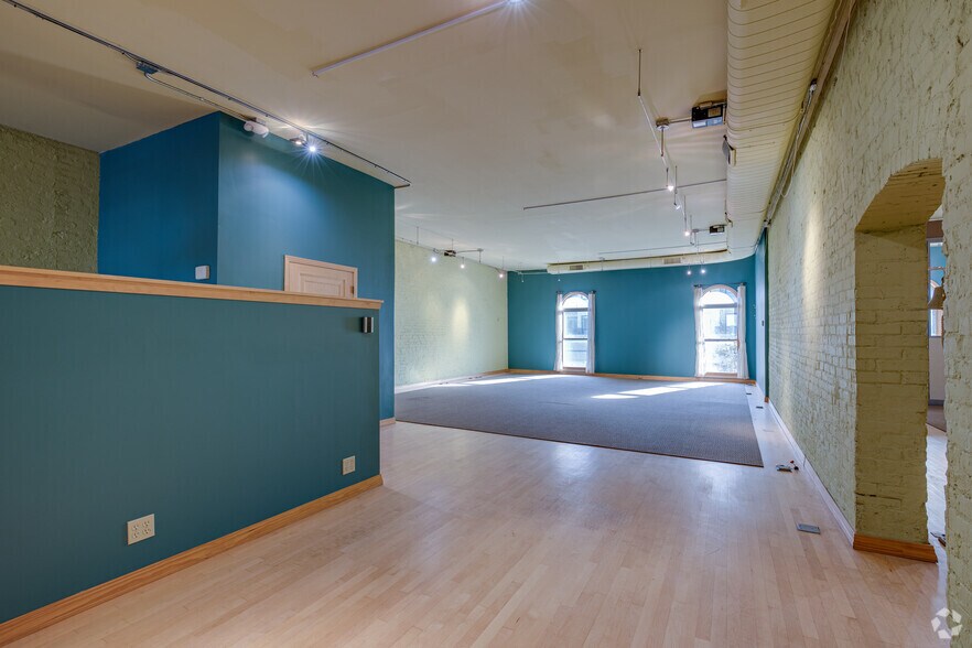 More Photos Of 2604 S Lyndale Ave, Minneapolis Office For Lease