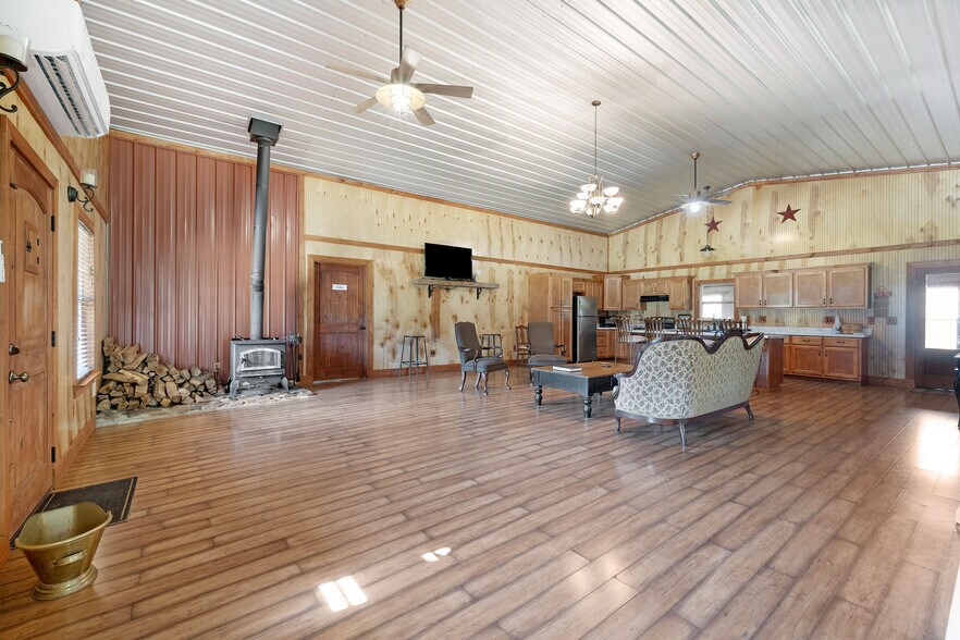 More Photos Of 80 S Sauty Rd, Guntersville Lodge Meeting Hall For Sale