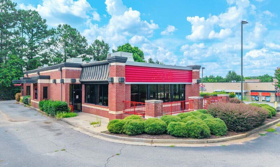 Primary Photo Of 2261 S Main St, Greensboro Fast Food For Sale