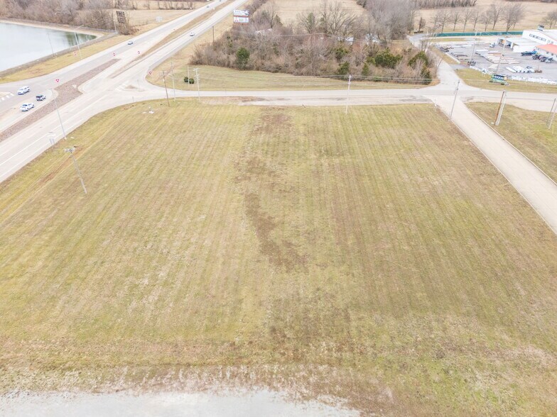More Photos Of 1500 Dismuke Dr, Farmington Distribution For Sale