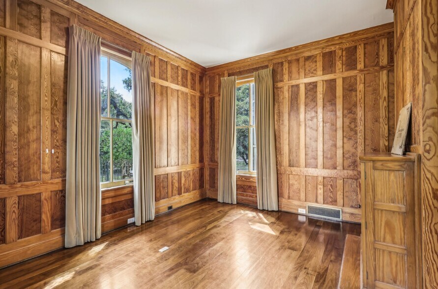 More Photos Of 7735 Mocking Bird Ln, San Antonio Lodge Meeting Hall For Sale