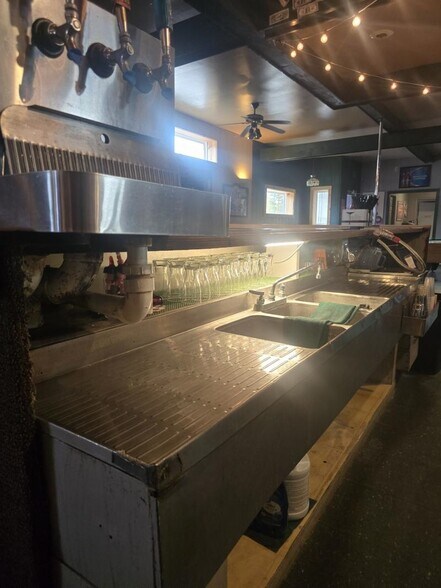 More Photos Of 6448 Main St, Cass City Bar For Sale