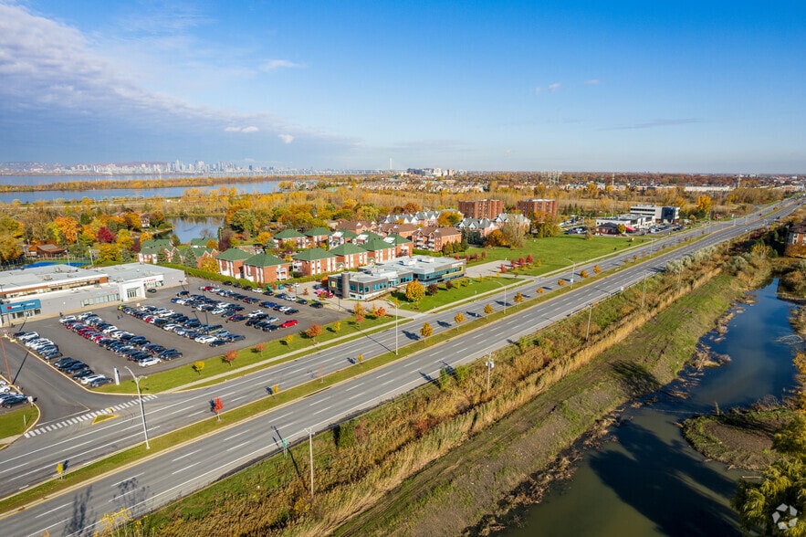 More Photos Of 48 Taschereau, La Prairie Office Residential For Lease