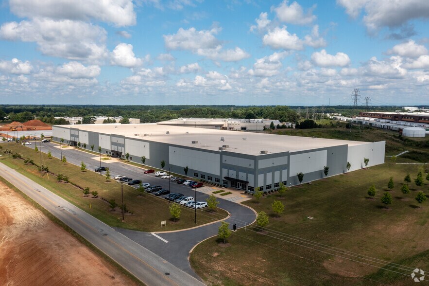 More Photos Of 250 Wilson Bridge Rd, Fountain Inn Warehouse For Lease