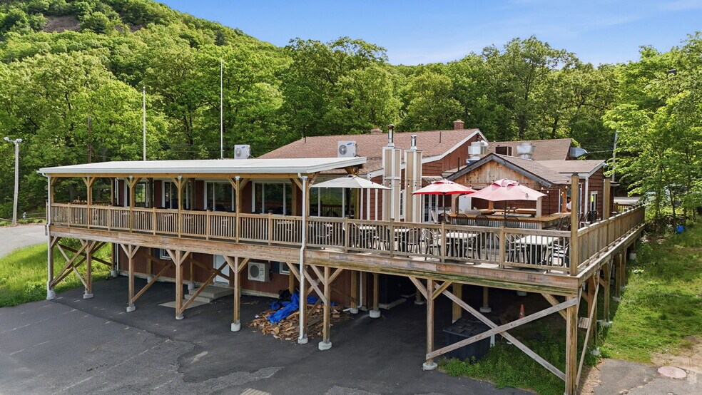More Photos Of 100 Mountain Rd, Easthampton Restaurant For Sale