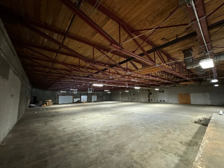 More Photos Of 136-140 New Athol Rd, Orange Warehouse For Lease